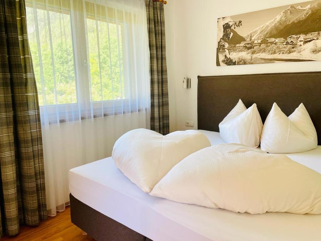 Haus Schuchter Hotel Pfunds Luaran gambar